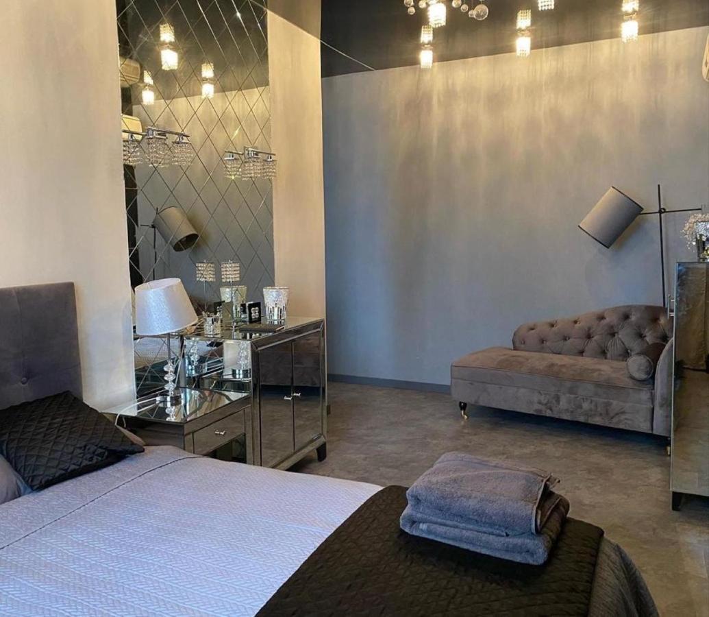 Evis Ltd Apartments 1 雷泽克内 外观 照片