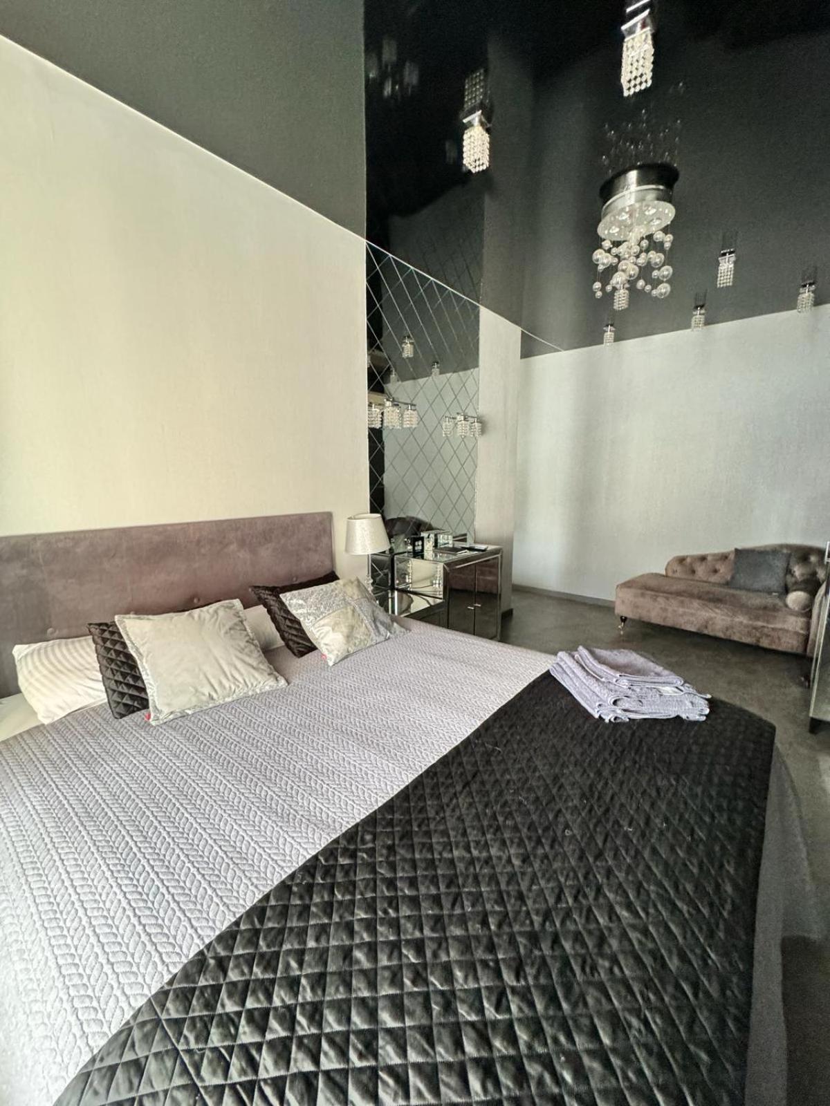 Evis Ltd Apartments 1 雷泽克内 外观 照片
