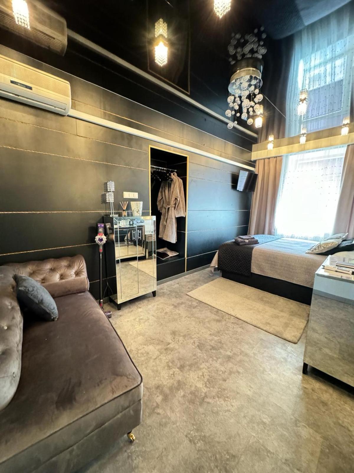 Evis Ltd Apartments 1 雷泽克内 外观 照片