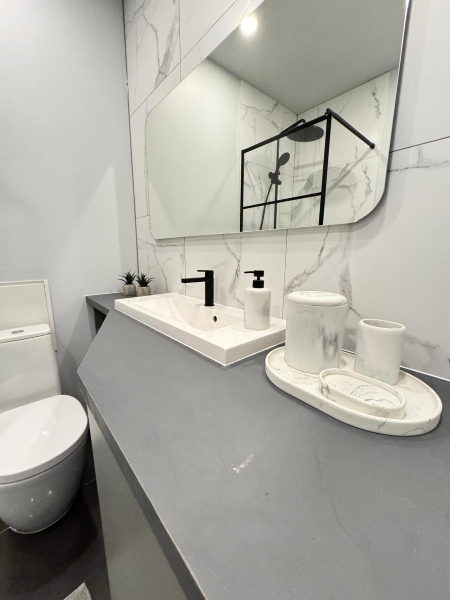 Evis Ltd Apartments 1 雷泽克内 外观 照片