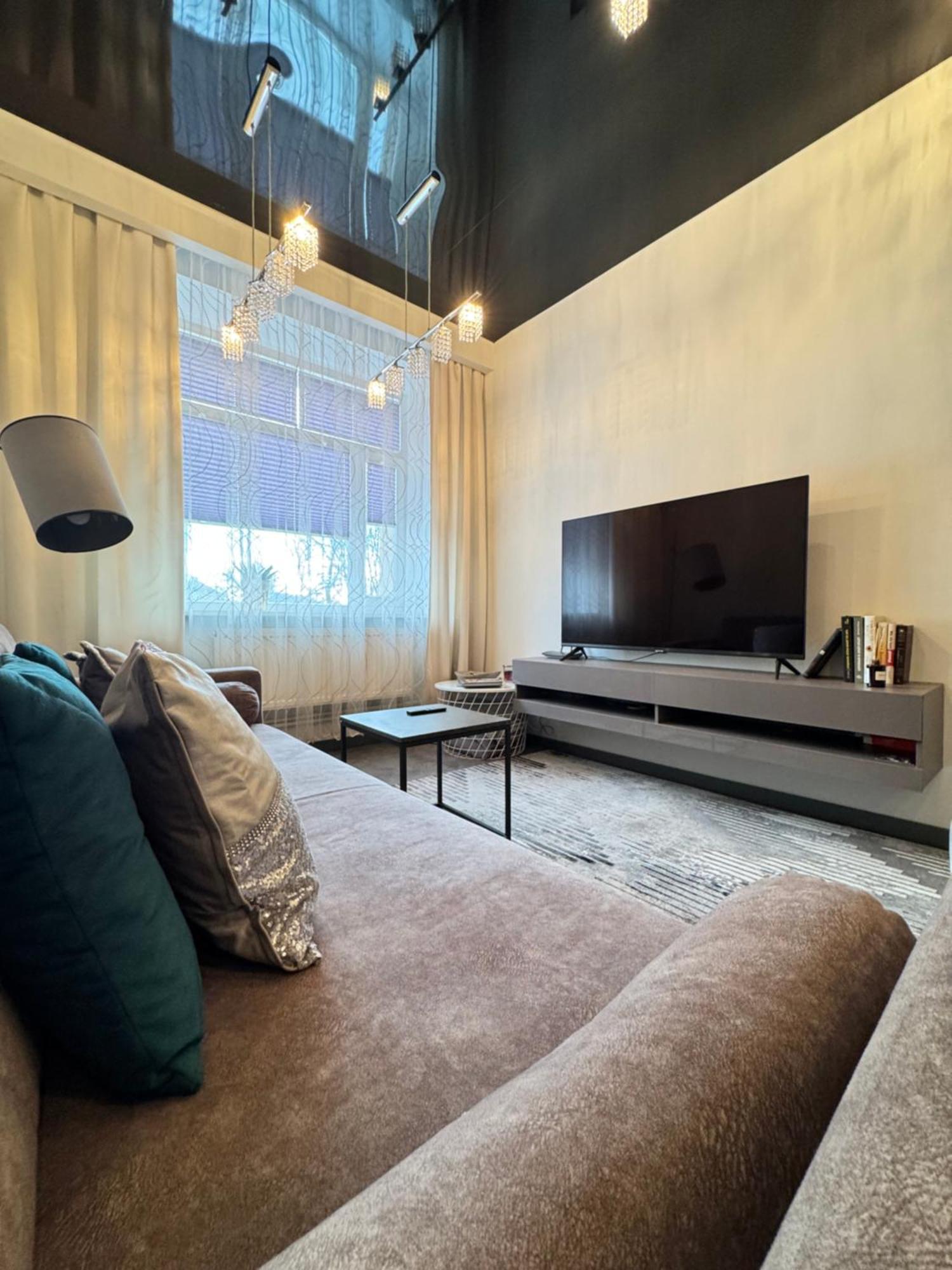 Evis Ltd Apartments 1 雷泽克内 外观 照片